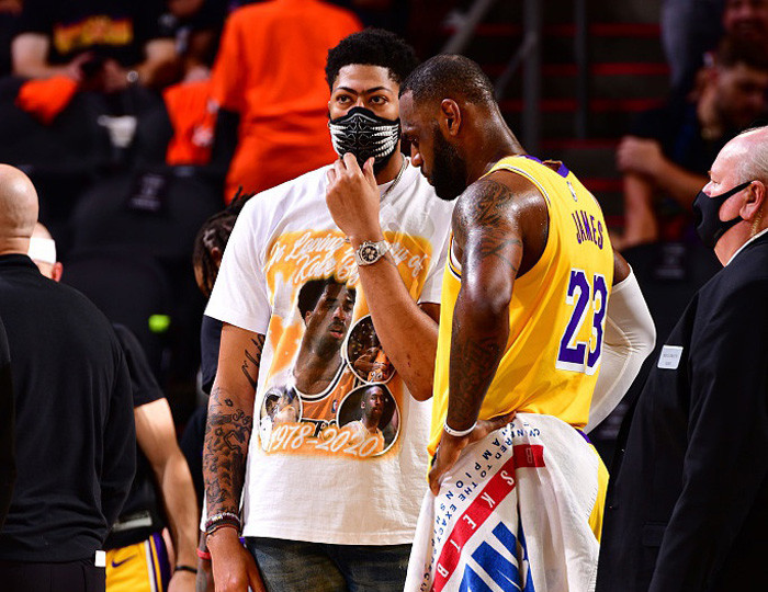 通过全幅宽 通过全幅宽